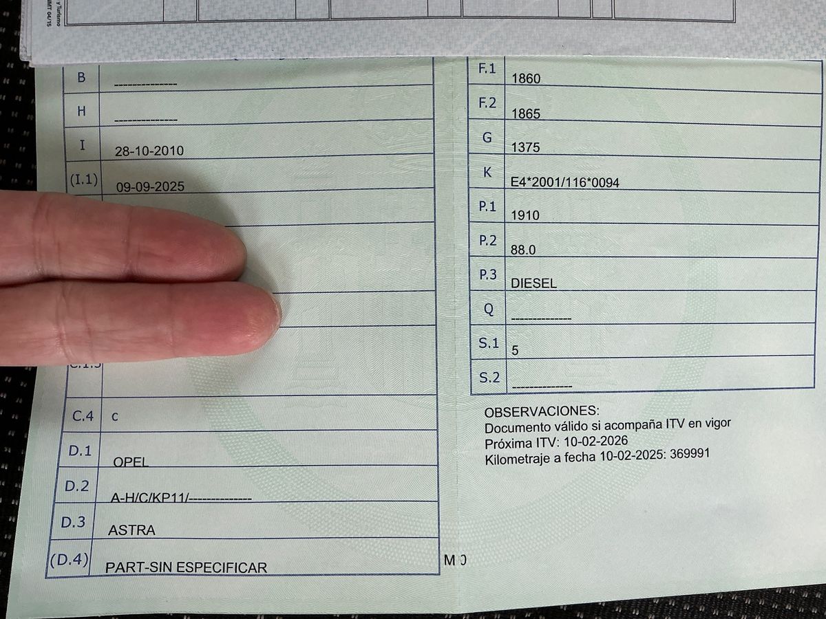 Opel Astra 2010 — photo 6