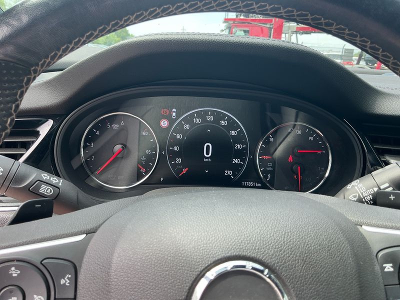 Opel Insignia Sports Tourer 2.0 CDTI Dynamic — zdjęcie 13