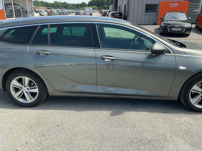 Opel Insignia Sports Tourer 2.0 CDTI Dynamic — zdjęcie 7