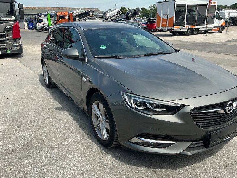 Opel Insignia Sports Tourer 2.0 CDTI Dynamic — zdjęcie 8