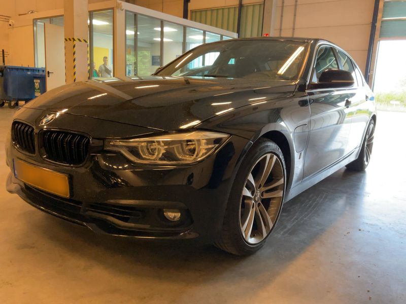 3er 330e Advantage