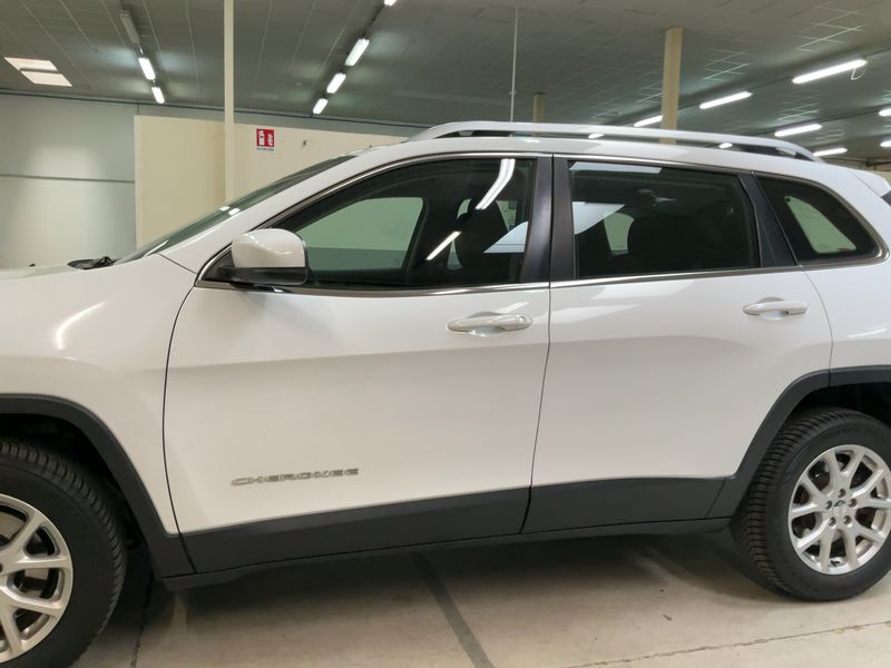 Jeep Cherokee 2.0 M-Jet Longitude 4WD — zdjęcie 4