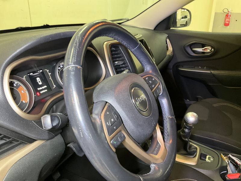 Jeep Cherokee 2.0 M-Jet Longitude 4WD 2015 – снимка 22
