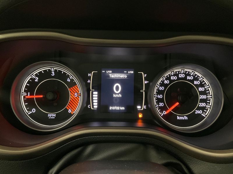 Jeep Cherokee 2.0 M-Jet Longitude 4WD — zdjęcie 13