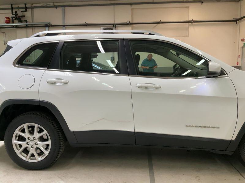 Jeep Cherokee 2.0 M-Jet Longitude 4WD — zdjęcie 7