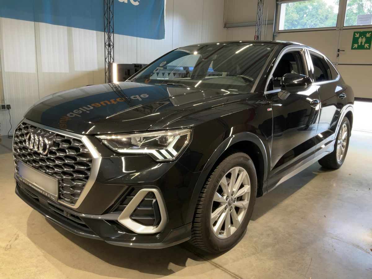 Audi Q3 2020 — photo 1