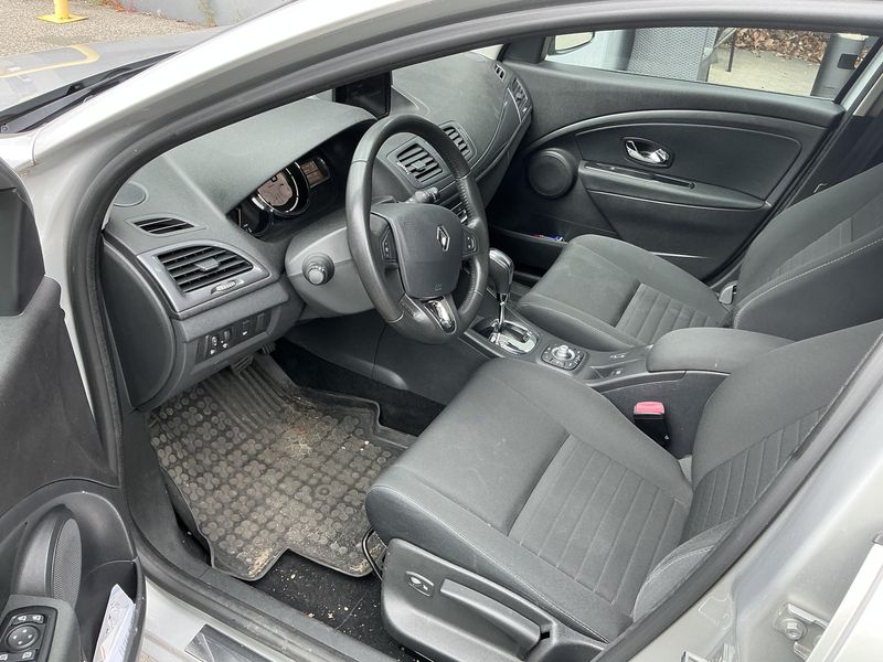 Renault Megane 1.5 dCi Limited — zdjęcie 11