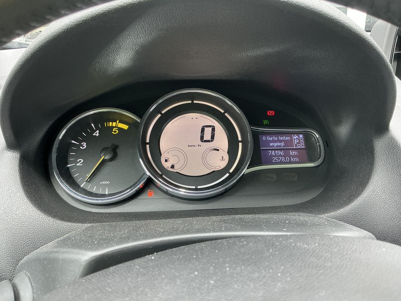 Renault Megane 1.5 dCi Limited — zdjęcie 13