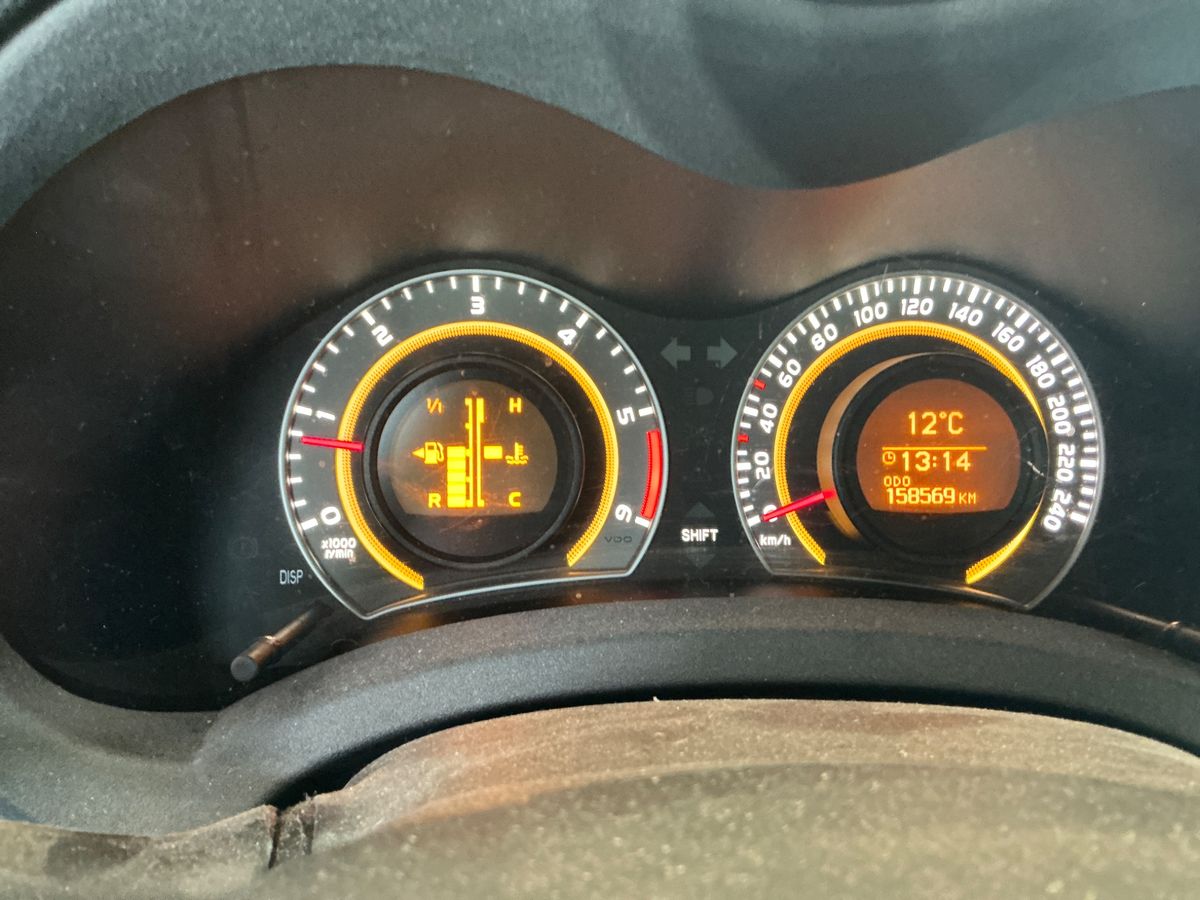 Toyota Auris 2012 — photo 5