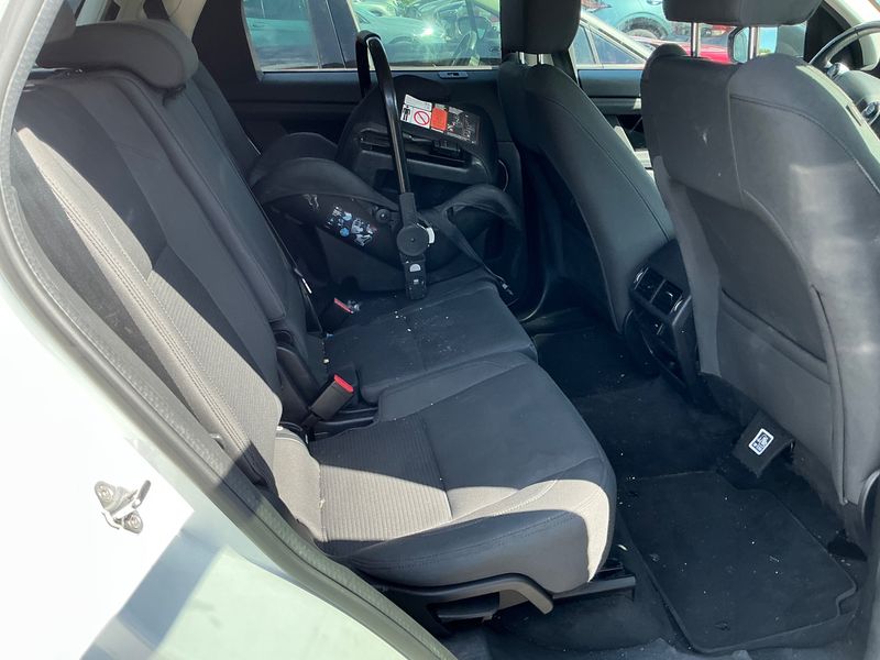 Land Rover Discovery Sport D150 FWD — zdjęcie 14