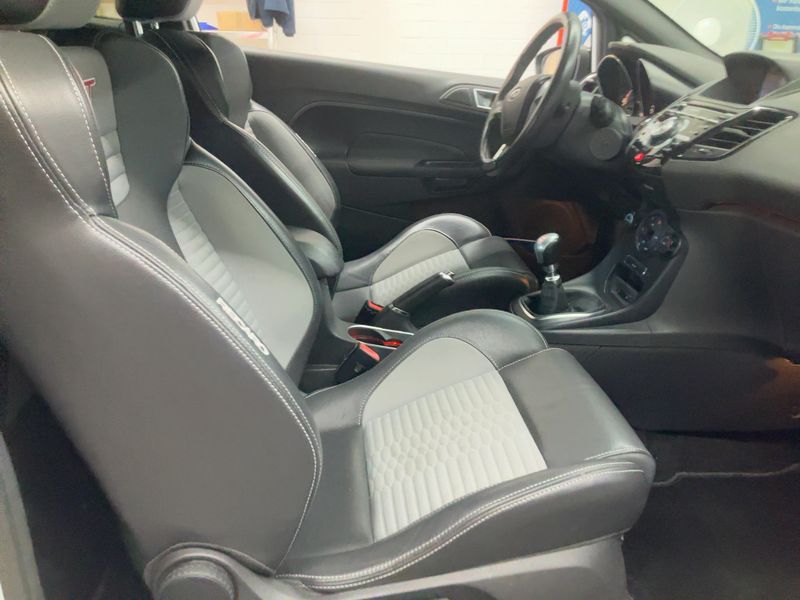 Ford Fiesta 1.6 EcoBoost ST — zdjęcie 11
