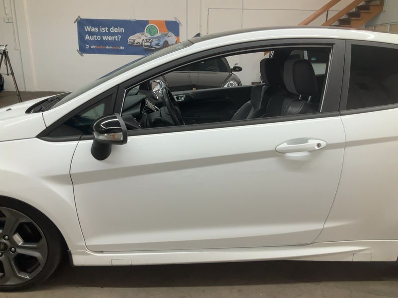 Ford Fiesta 1.6 EcoBoost ST — zdjęcie 4