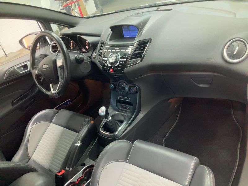 Ford Fiesta 1.6 EcoBoost ST — zdjęcie 12