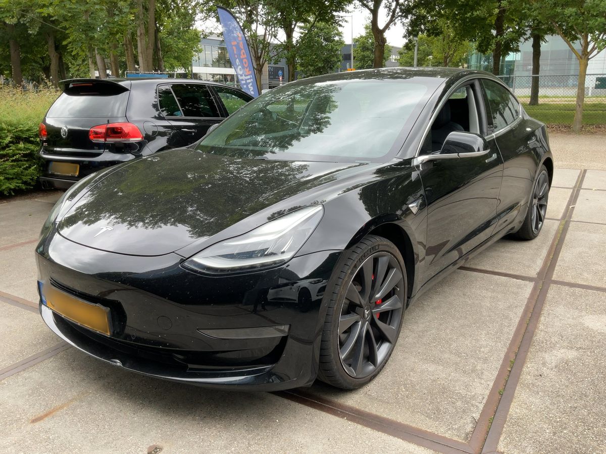 Tesla Model 2019