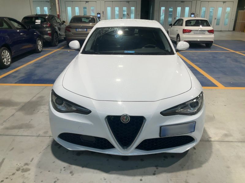 Alfa Romeo Giulia 2.2 JTDM Super — zdjęcie 9