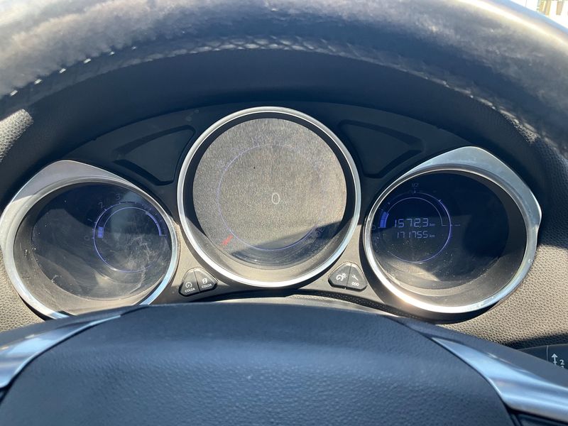 DS Automobiles DS4 1.6 Blue-HDi SportChic — zdjęcie 13