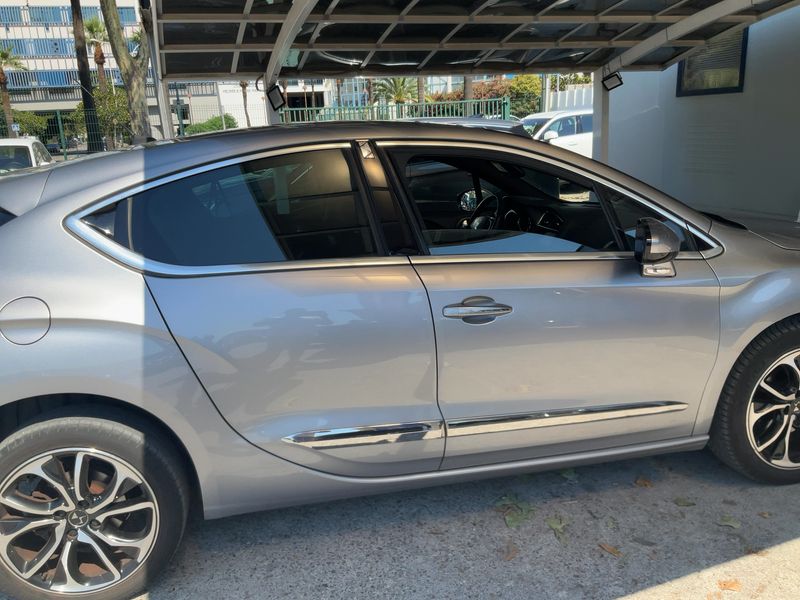DS Automobiles DS4 1.6 Blue-HDi SportChic — zdjęcie 7