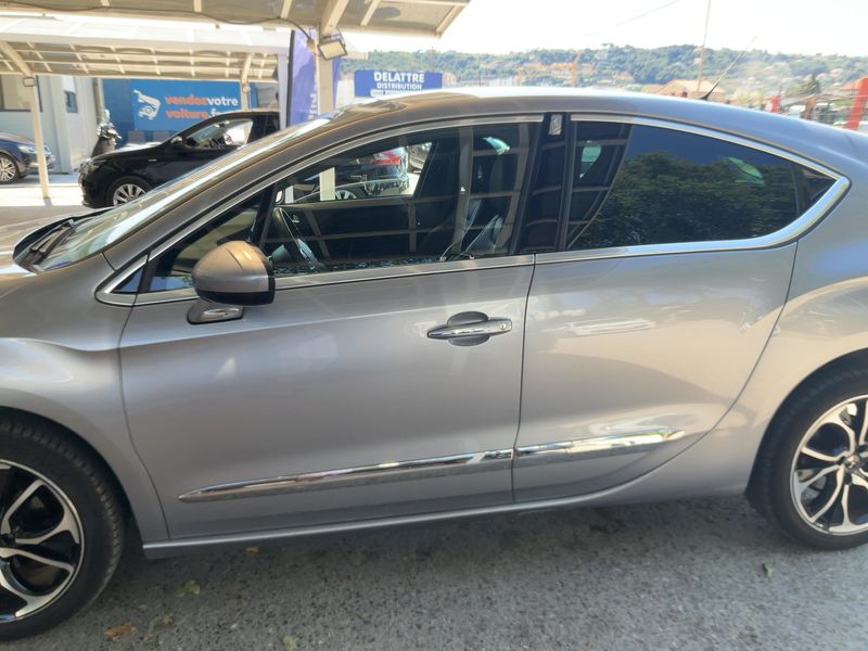 DS Automobiles DS4 1.6 Blue-HDi SportChic — zdjęcie 4