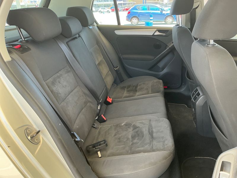 Volkswagen Golf VI 1.6 TDI Sport 2012 – снимка 19