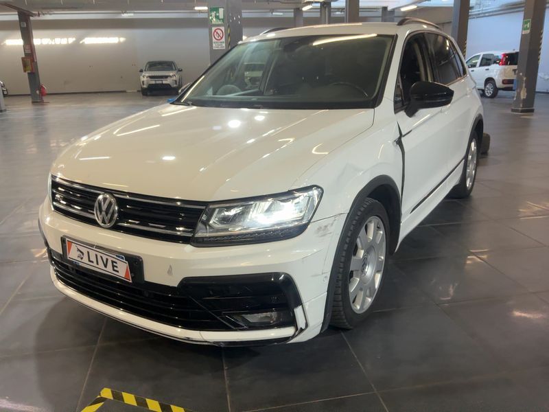 Volkswagen Tiguan 1.6 TDI Sport BlueMotion Tech — zdjęcie 1
