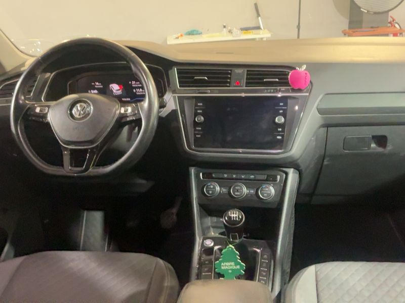 Volkswagen Tiguan 1.6 TDI Sport BlueMotion Tech — zdjęcie 12