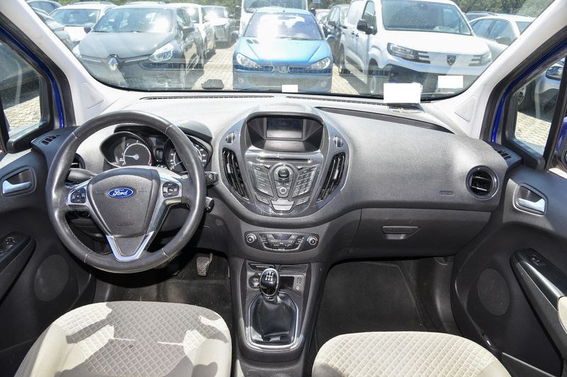 Ford Tourneo 1.5 TDCi Titanium — zdjęcie 11