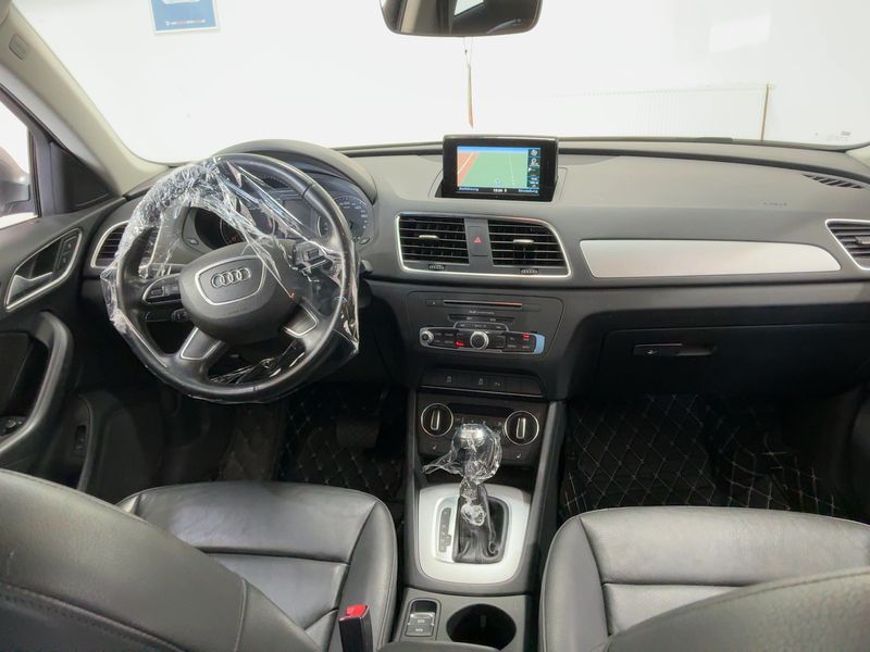 Audi Q3 2.0 TDI — zdjęcie 12