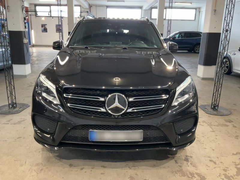 Mercedes-Benz GLE-Klasse GLE 400 4Matic AMG Line — zdjęcie 9