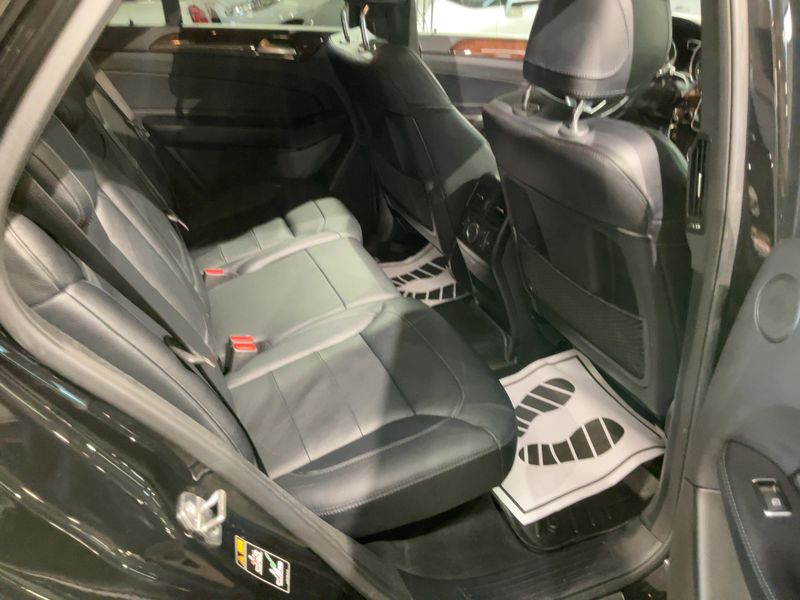 Mercedes-Benz GLE-Klasse GLE 400 4Matic AMG Line — zdjęcie 14
