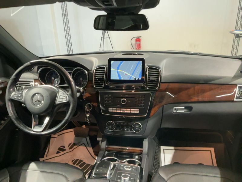 Mercedes-Benz GLE-Klasse GLE 400 4Matic AMG Line — zdjęcie 12