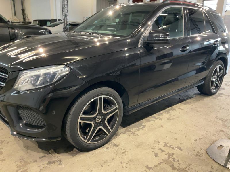 Mercedes-Benz GLE-Klasse GLE 400 4Matic AMG Line — zdjęcie 2