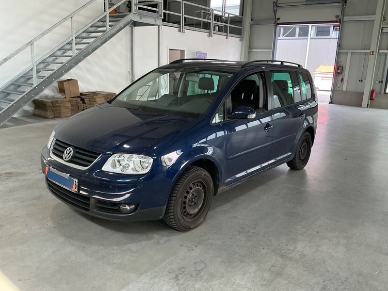 Volkswagen Touran 1.6 Trendline 2005 – снимка 1