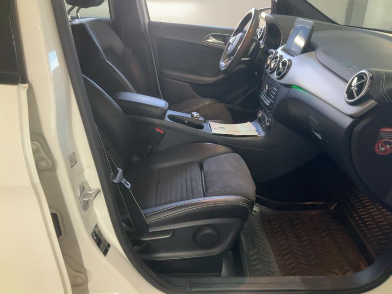 Mercedes-Benz B-Klasse B 200 CDI AMG Line 2017 – снимка 16