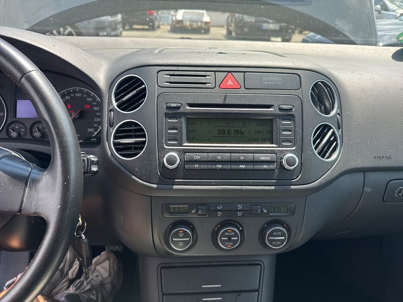 Volkswagen Golf V Plus 1.9 TDI Goal — zdjęcie 13