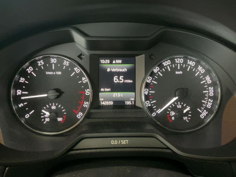 Skoda Octavia 1.6 TDI Style 2017 – снимка 18