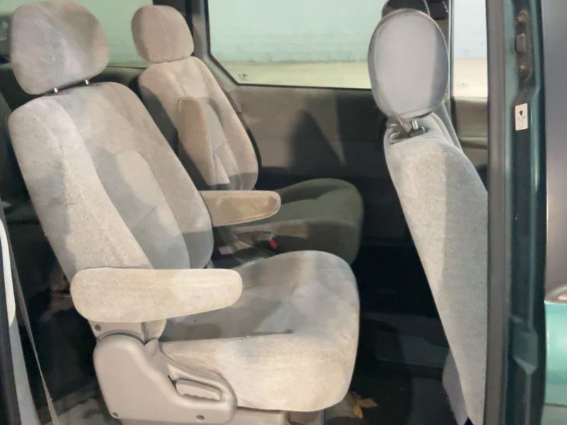 Kia Carnival 2.9 CRDi LX — zdjęcie 14