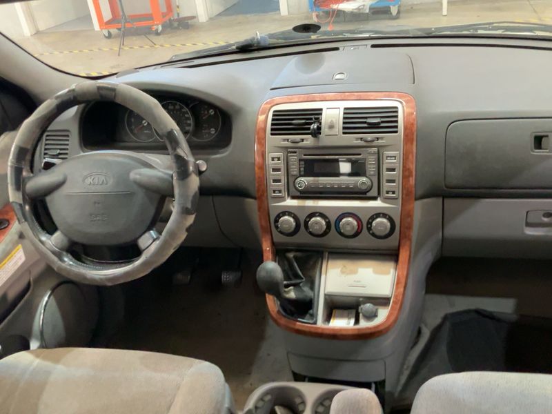 Kia Carnival 2.9 CRDi LX — zdjęcie 12