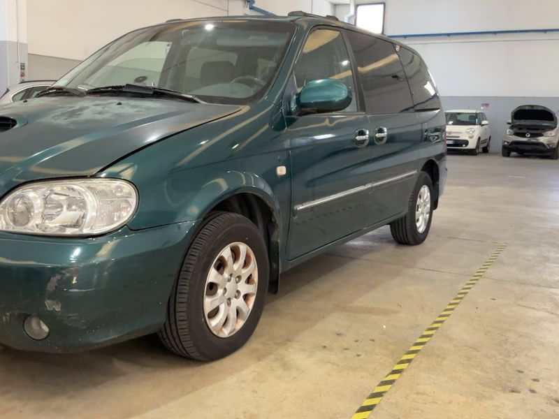 Kia Carnival 2.9 CRDi LX — zdjęcie 2