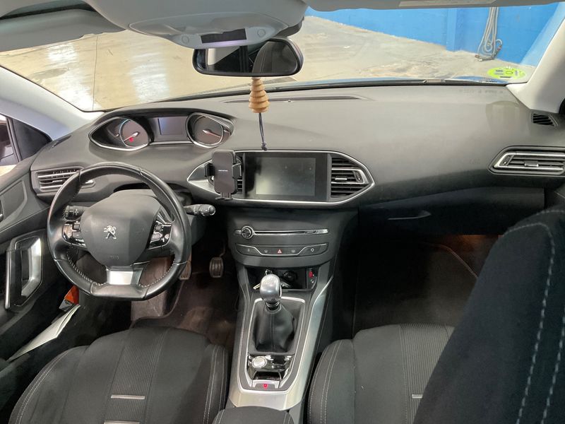 Peugeot 308 1.6 THP Allure — zdjęcie 12