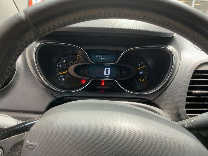 Renault Captur 1.5 dCi Energy Intens 2014 – снимка 18