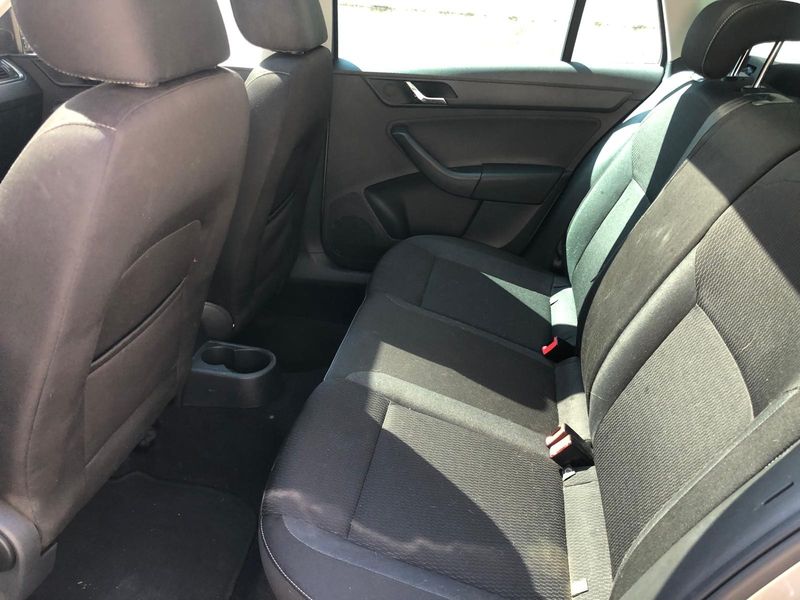 Skoda Rapid Spaceback 1.4 TSI Ambition — zdjęcie 13