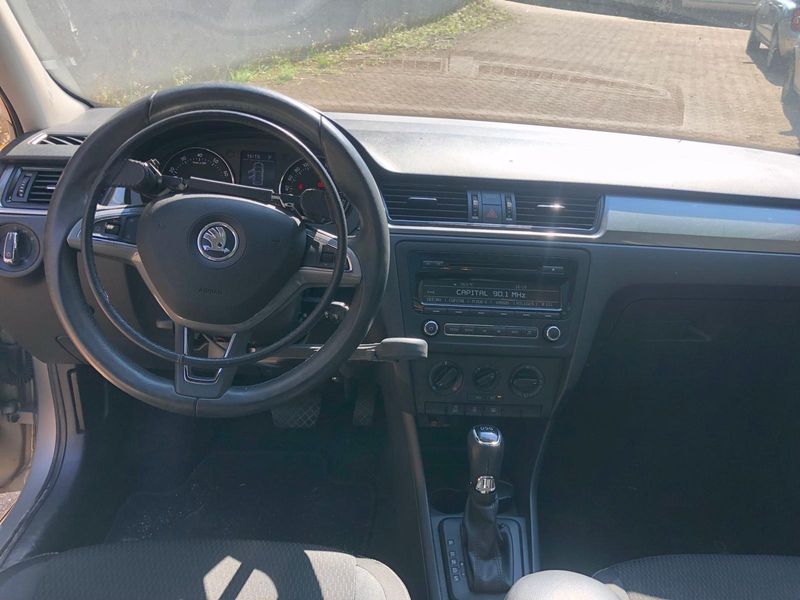 Skoda Rapid Spaceback 1.4 TSI Ambition — zdjęcie 11