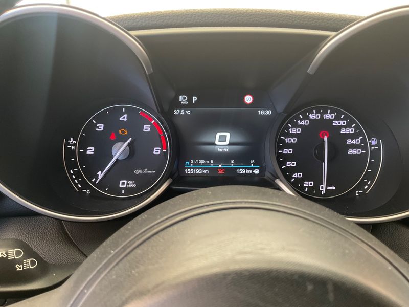 Alfa Romeo Giulia 2.2 JTDM Sprint — zdjęcie 13