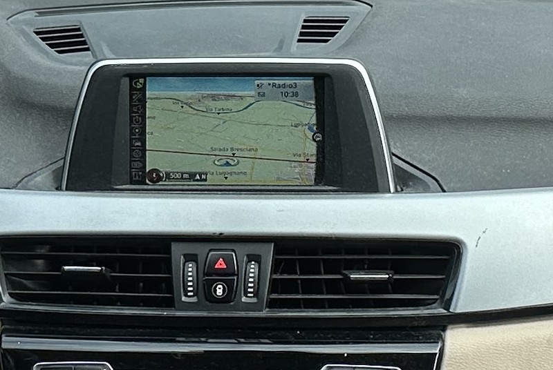 BMW X1 sDrive 18d Advantage — zdjęcie 13