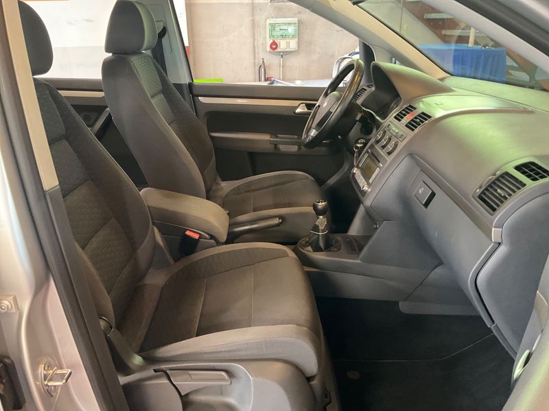 Volkswagen Touran 1.9 TDI Trendline — zdjęcie 3