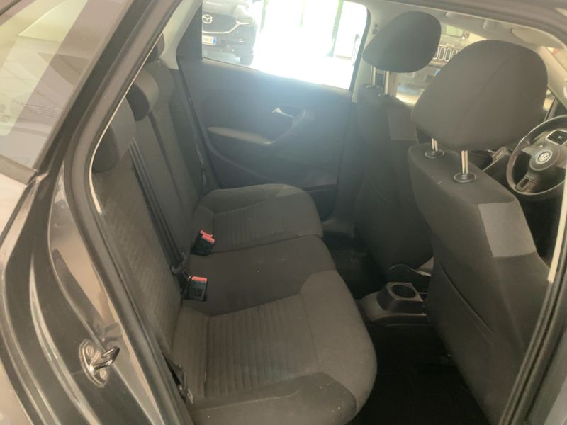 Volkswagen Polo 1.2 Comfortline — zdjęcie 14