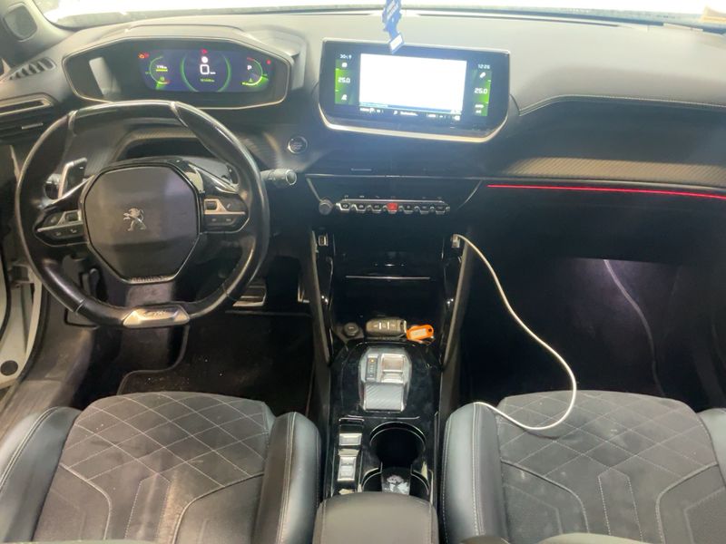 Peugeot 2008 1.5 Blue-HDi GT Pack 2023 – снимка 17
