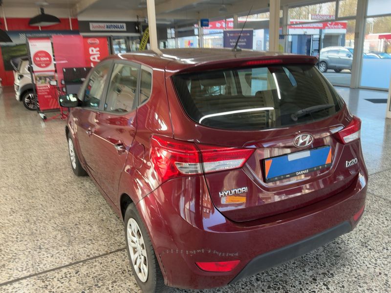 Hyundai ix20 1.4 CRDi Classic Blue — zdjęcie 3