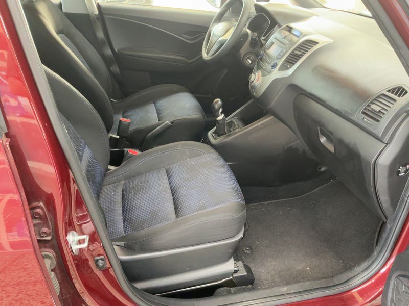 Hyundai ix20 1.4 CRDi Classic Blue — zdjęcie 11