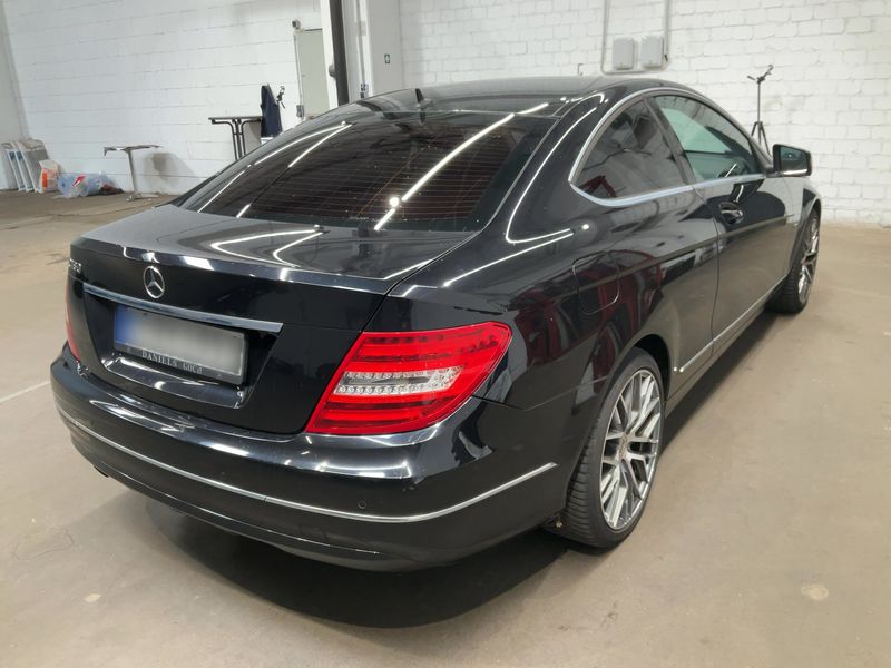 Mercedes-Benz C-Klasse C 180 CGI BlueEfficiency — zdjęcie 6
